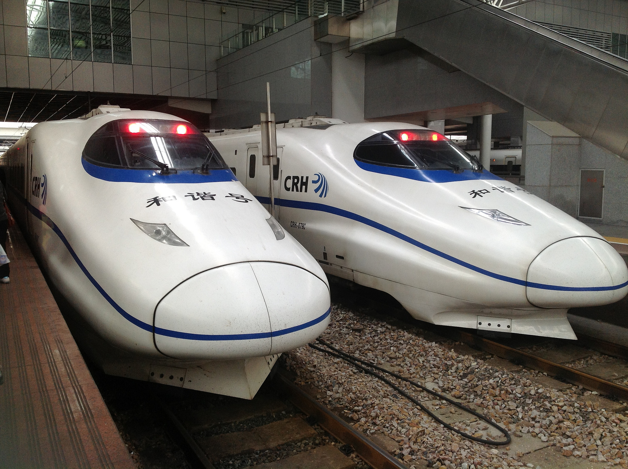 Nagysebességű vonat csak a jó gyerekeknek jár (Forrás: Marufish / CC-BY)