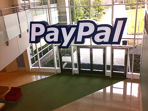 Bezzeg a PayPalnek még egyszerű volt (Forrás: Steve Ganz / Flickr CC-BY)